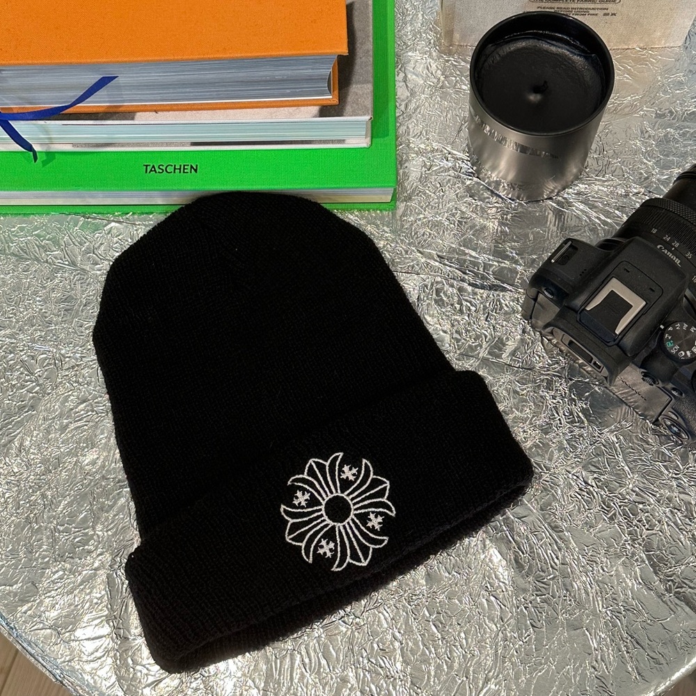 CHROME HEARTS BLK PLUS CROSS BEANIE